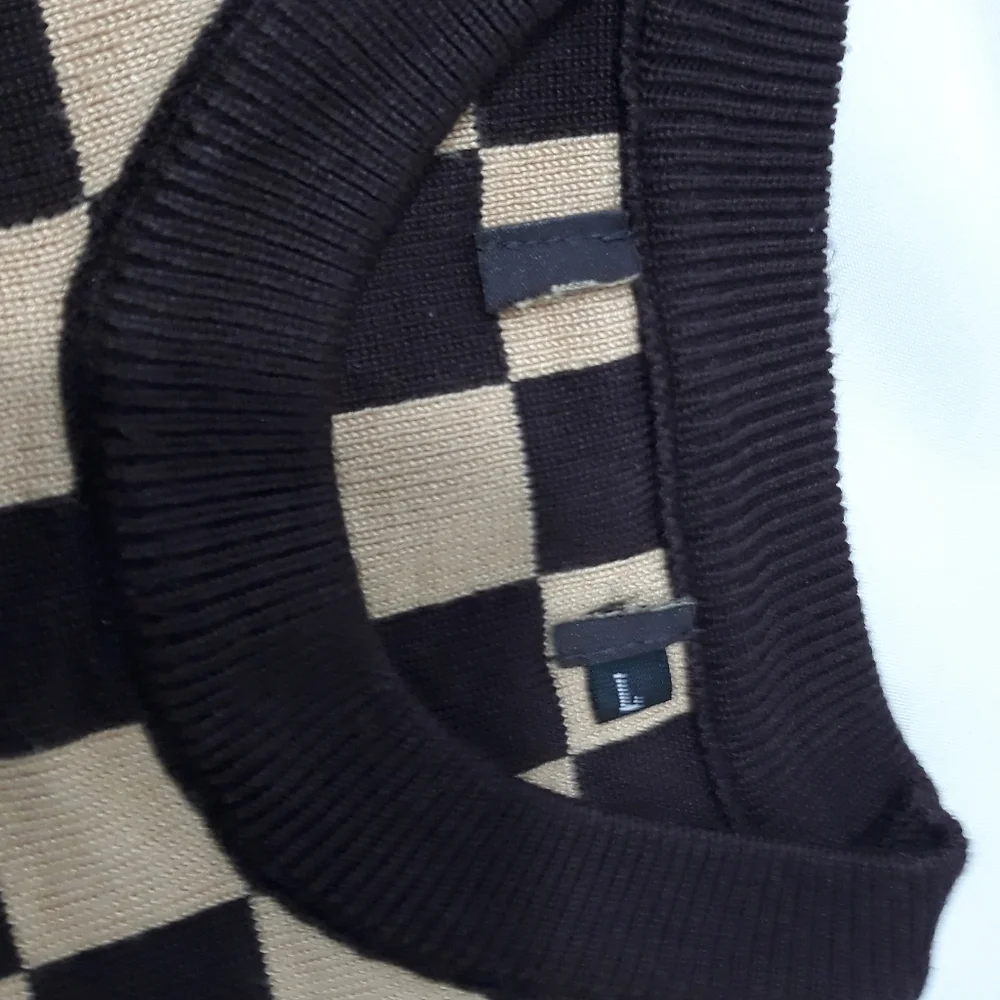 Checkered Brown and Tan Unisex Sweater Size Large Fully lined Soft Material